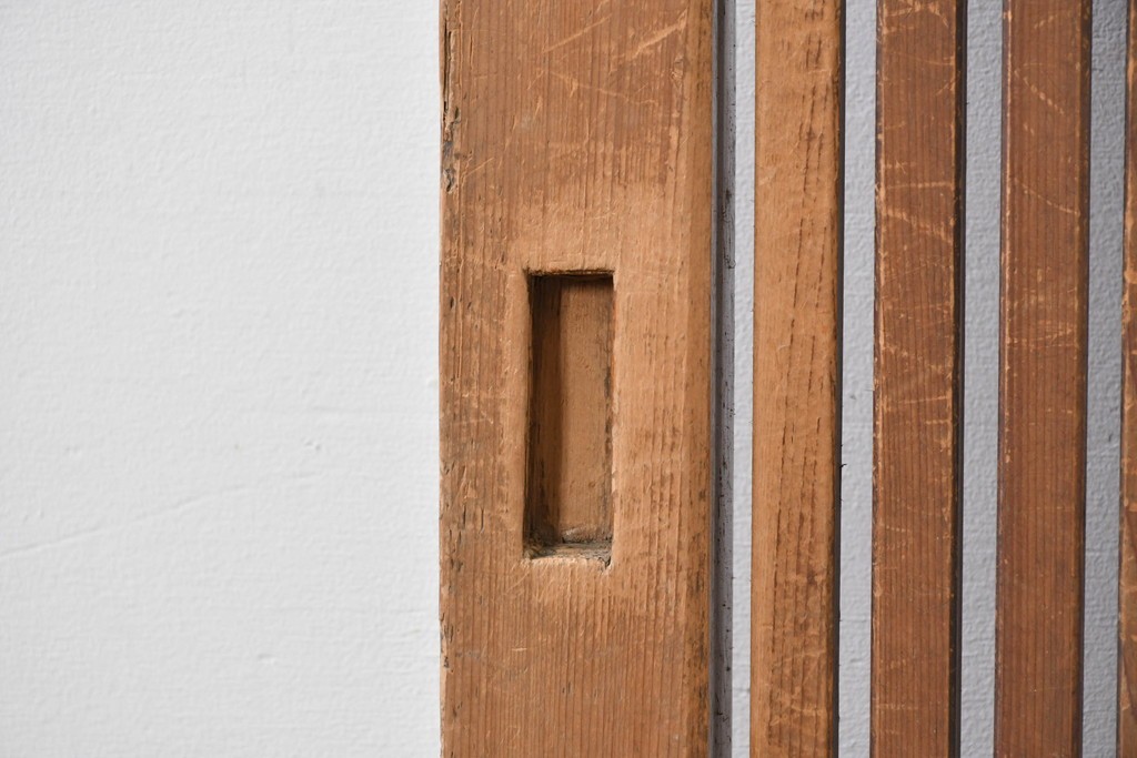 アンティーク建具　明治大正期　希少デザイン　格子意匠が印象的な蔵戸1枚　(R-085195)