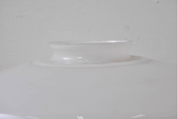 《引っ掛けシーリング式ペンダントライト加工費込み》　和製ヴィンテージ　昭和中期　段模様が入ったガラスシェードのペンダントライト　(R-085196)