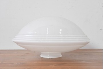 《引っ掛けシーリング式ペンダントライト加工費込み》　和製ヴィンテージ　昭和中期　段模様が入ったガラスシェードのペンダントライト　(R-085196)