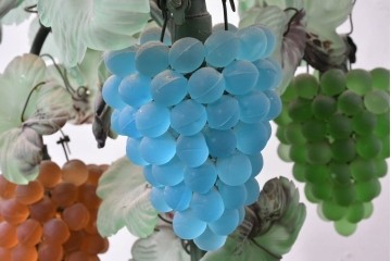 中古　イタリア製　TOSO CESARE(トーソー)　ムラーノガラス(MURANO)　3灯　ブドウ装飾が華やかなテーブルライト　(R-085197)