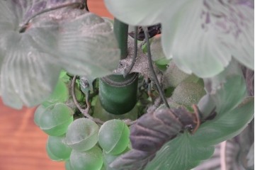 中古　イタリア製　TOSO CESARE(トーソー)　ムラーノガラス(MURANO)　3灯　ブドウ装飾が華やかなテーブルライト　(R-085197)