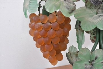 中古　イタリア製　TOSO CESARE(トーソー)　ムラーノガラス(MURANO)　3灯　ブドウ装飾が華やかなテーブルライト　(R-085197)