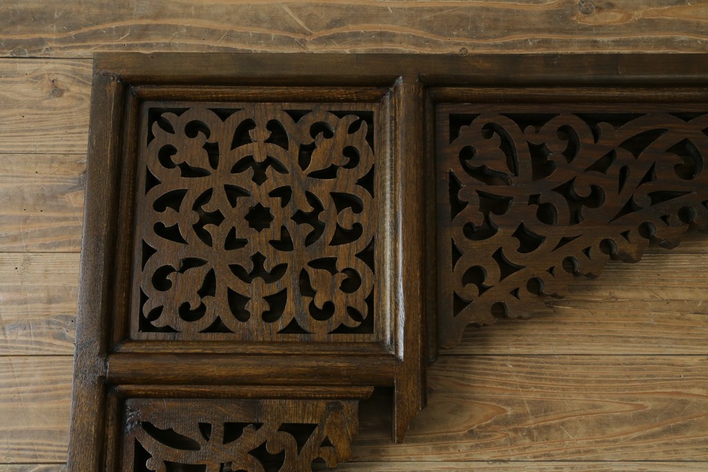 アジアンヴィンテージ　希少!!　インド建築装飾　大型(150cm)　唐草透かし彫りのアーチ形ブラケットパネル一対　(R-085203)