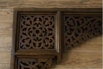 アジアンヴィンテージ　希少!!　インド建築装飾　大型(150cm)　唐草透かし彫りのアーチ形ブラケットパネル一対　(R-085203)