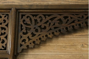 アジアンヴィンテージ　希少!!　インド建築装飾　大型(150cm)　唐草透かし彫りのアーチ形ブラケットパネル一対　(R-085203)