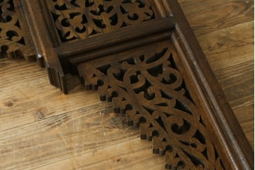 アジアンヴィンテージ　希少!!　インド建築装飾　大型(150cm)　唐草透かし彫りのアーチ形ブラケットパネル一対　(R-085203)