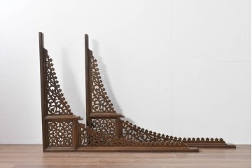 アジアンヴィンテージ　希少!!　インド建築装飾　大型(150cm)　唐草透かし彫りのアーチ形ブラケットパネル一対　(R-085203)