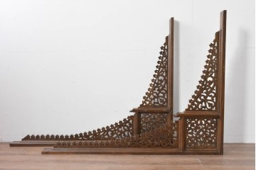 アジアンヴィンテージ　希少!!　インド建築装飾　大型(150cm)　唐草透かし彫りのアーチ形ブラケットパネル一対　(R-085203)
