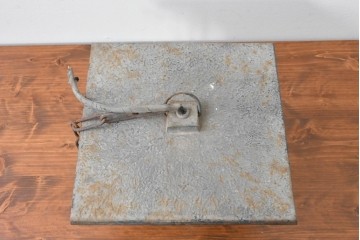 和製ヴィンテージ　ユニークな模様のフレームに丸形シェードを収めたペンダントライト　(R-085204)