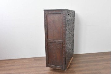 中古　伝統工芸　軽井沢彫り　隅々まで施された桜の彫りが優美なチェスト　(R-085205)