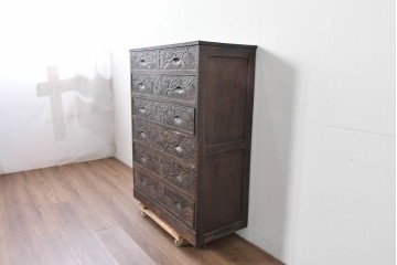 中古　伝統工芸　軽井沢彫り　隅々まで施された桜の彫りが優美なチェスト　(R-085205)