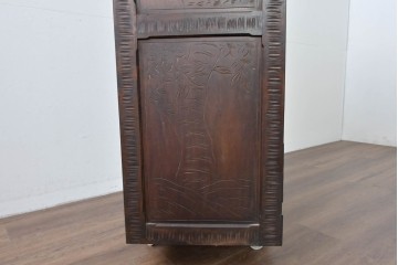 中古　伝統工芸　軽井沢彫り　隅々まで施された桜の彫りが優美なチェスト　(R-085205)