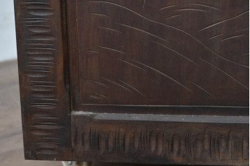 中古　伝統工芸　軽井沢彫り　隅々まで施された桜の彫りが優美なチェスト　(R-085205)