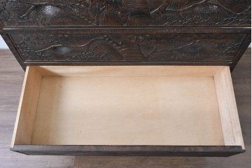 中古　伝統工芸　軽井沢彫り　隅々まで施された桜の彫りが優美なチェスト　(R-085205)