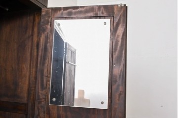 中古　伝統工芸　軽井沢彫り　力強い桜の木の彫刻が目を引くワードローブ　(R-085206)