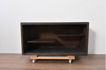 中古　伝統工芸　軽井沢彫り　桜の彫刻をあしらった上品な佇まいのローボード　(R-085207)