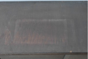 中古　伝統工芸　軽井沢彫り　桜の彫刻をあしらった上品な佇まいのローボード　(R-085207)