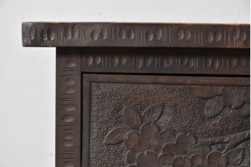 和製ヴィンテージ　希少モデル‼　伝統工芸　軽井沢彫り　細部まで丁寧に施された桜の彫刻が美しいドレッサー　(R-085208)