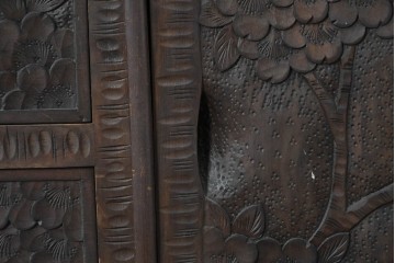 和製ヴィンテージ　希少モデル‼　伝統工芸　軽井沢彫り　細部まで丁寧に施された桜の彫刻が美しいドレッサー　(R-085208)