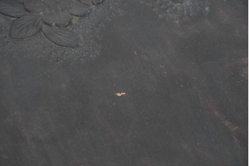 和製ヴィンテージ　希少デザイン　伝統工芸　軽井沢彫り　大胆に施された桜の彫刻が見事な丸テーブル　(R-085210)