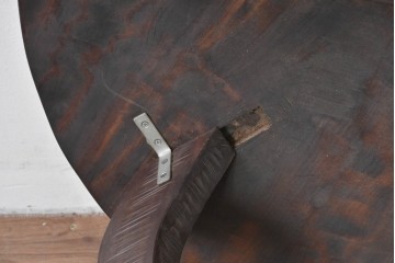 和製ヴィンテージ　希少デザイン　伝統工芸　軽井沢彫り　大胆に施された桜の彫刻が見事な丸テーブル　(R-085210)