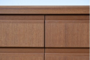 和製ヴィンテージ　チーク材　上質なつくりで収納力も抜群な北欧デザインのサイドボード　(R-085211)