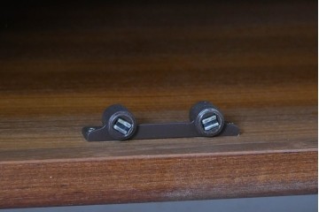 和製ヴィンテージ　チーク材　上質なつくりで収納力も抜群な北欧デザインのサイドボード　(R-085211)