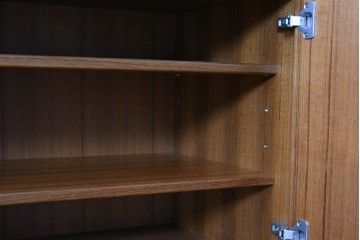 和製ヴィンテージ　チーク材　上質なつくりで収納力も抜群な北欧デザインのサイドボード　(R-085211)