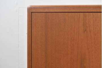 和製ヴィンテージ　チーク材　上質なつくりで収納力も抜群な北欧デザインのサイドボード　(R-085211)