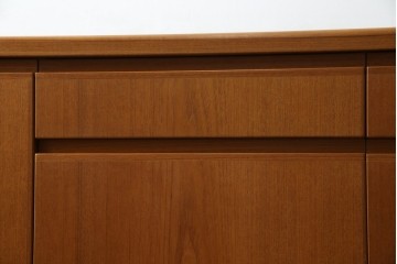 和製ヴィンテージ　チーク材　上質なつくりで収納力も抜群な北欧デザインのサイドボード　(R-085211)