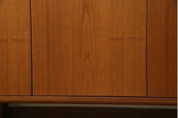 和製ヴィンテージ　チーク材　上質なつくりで収納力も抜群な北欧デザインのサイドボード　(R-085211)