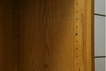 中古　トラックファニチャー (TRUCK FURNITURE)　ゆらぎのある型板ガラスに格子をあしらった扉がお洒落なキャビネット　定価約26万円　(R-085214)