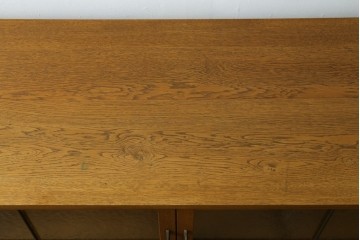 中古　トラックファニチャー (TRUCK FURNITURE)　ゆらぎのある型板ガラスに格子をあしらった扉がお洒落なキャビネット　定価約26万円　(R-085214)