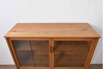 中古　トラックファニチャー (TRUCK FURNITURE)　ゆらぎのある型板ガラスに格子をあしらった扉がお洒落なサイドキャビネット　定価約26万円相当　(R-085214)