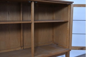 中古　トラックファニチャー (TRUCK FURNITURE)　ゆらぎのある型板ガラスに格子をあしらった扉がお洒落なサイドキャビネット　定価約26万円相当　(R-085214)