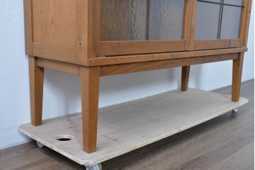 中古　トラックファニチャー (TRUCK FURNITURE)　ゆらぎのある型板ガラスに格子をあしらった扉がお洒落なサイドキャビネット　定価約26万円相当　(R-085214)