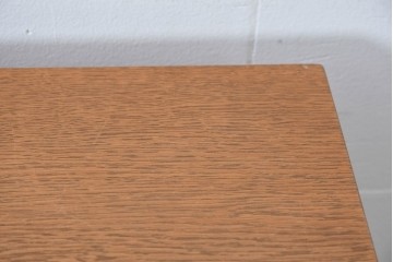 中古　トラックファニチャー (TRUCK FURNITURE)　ゆらぎのある型板ガラスに格子をあしらった扉がお洒落なサイドキャビネット　定価約26万円相当　(R-085214)