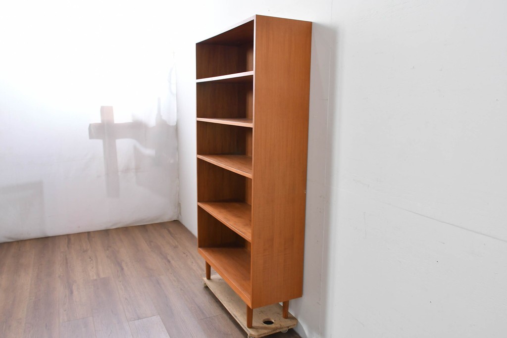 中古　美品　クロロス(CHLOROS)オリジナル　希少な廃番品　北欧デザインのおしゃれなハイブックシェルフ　(R-085215)