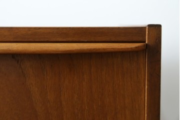 デンマークヴィンテージ　チーク材　無駄をそいだシンプルな佇まいが美しいチェスト　(R-085216)