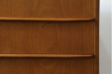 デンマークヴィンテージ　チーク材　無駄をそいだシンプルな佇まいが美しいチェスト　(R-085216)