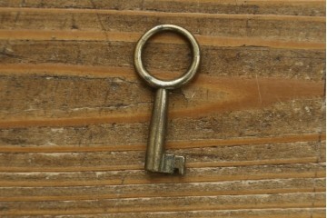 デンマークヴィンテージ　チーク材　無駄をそいだシンプルな佇まいが美しいチェスト　(R-085216)