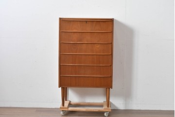 デンマークヴィンテージ　チーク材　無駄をそいだシンプルな佇まいが美しいチェスト　(R-085216)