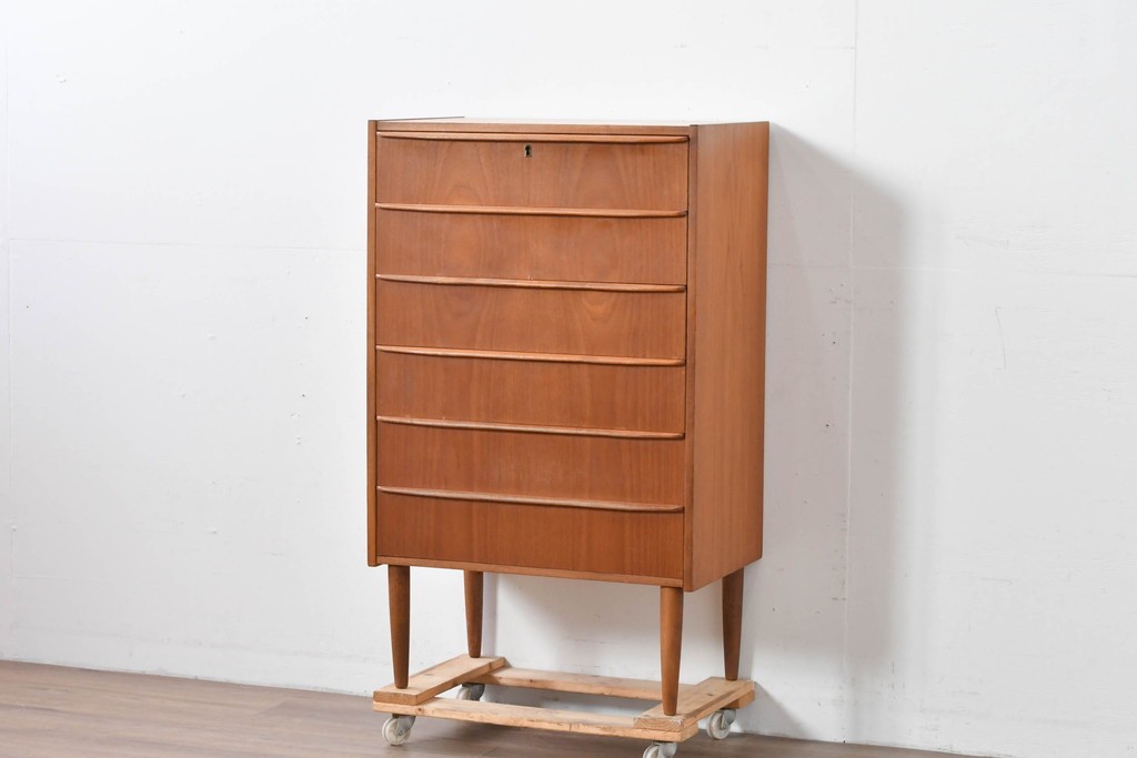 デンマークヴィンテージ　チーク材　無駄をそいだシンプルな佇まいが美しいチェスト　(R-085216)