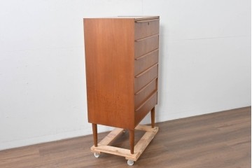 デンマークヴィンテージ　チーク材　無駄をそいだシンプルな佇まいが美しいチェスト　(R-085216)