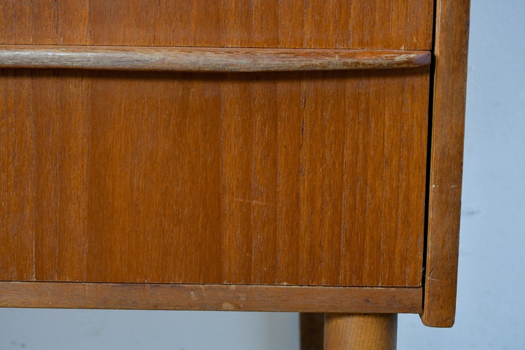 デンマークヴィンテージ　チーク材　無駄をそいだシンプルな佇まいが美しいチェスト　(R-085216)