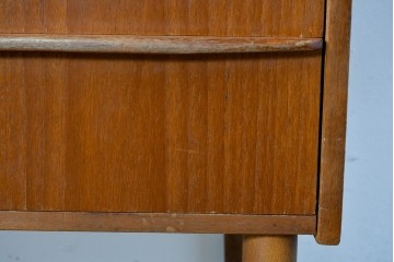 デンマークヴィンテージ　チーク材　無駄をそいだシンプルな佇まいが美しいチェスト　(R-085216)