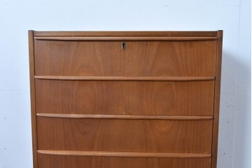 デンマークヴィンテージ　チーク材　無駄をそいだシンプルな佇まいが美しいチェスト　(R-085216)