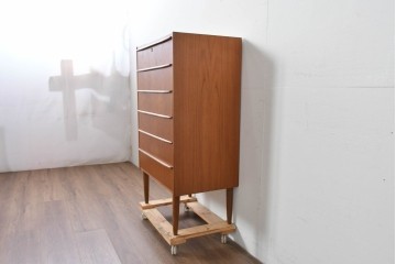 デンマークヴィンテージ　チーク材　無駄をそいだシンプルな佇まいが美しいチェスト　(R-085216)