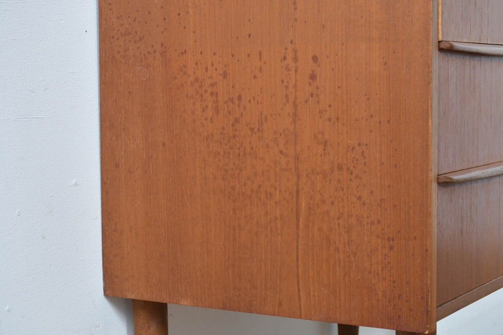 デンマークヴィンテージ　チーク材　無駄をそいだシンプルな佇まいが美しいチェスト　(R-085216)