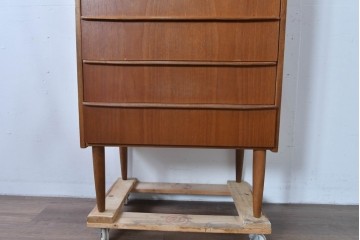 デンマークヴィンテージ　チーク材　無駄をそいだシンプルな佇まいが美しいチェスト　(R-085216)